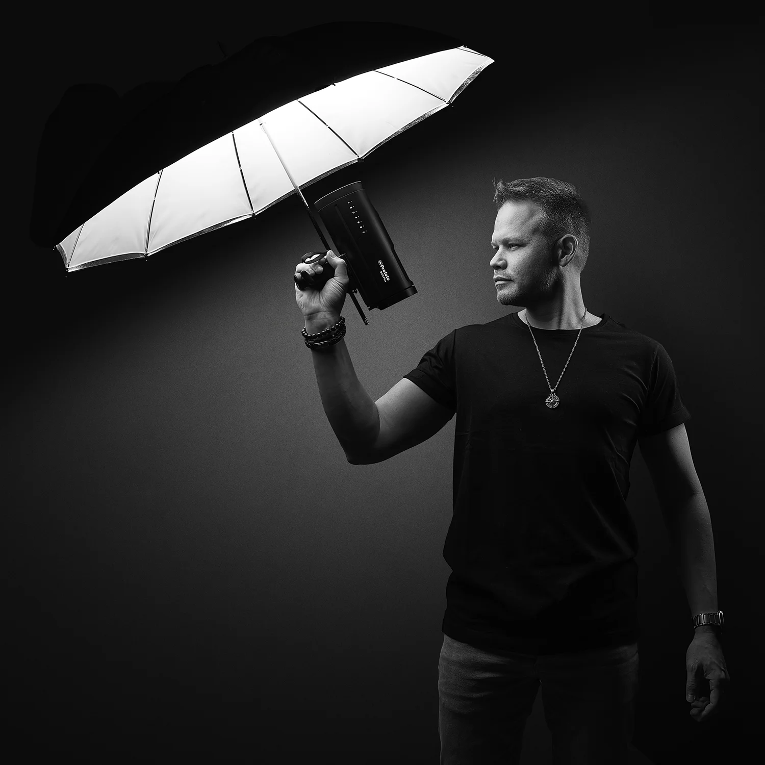 Hoe kies je een bedrijfsfotograaf die écht bij je past? Lees hier hoe je een bedrijfsfotograaf kiest in 5 stappen.